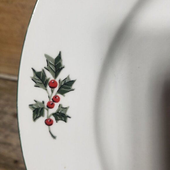 Gibson Designs - Noel Morning - Dinner Plate - 10".  Discontinued. - Picture 3 of 4